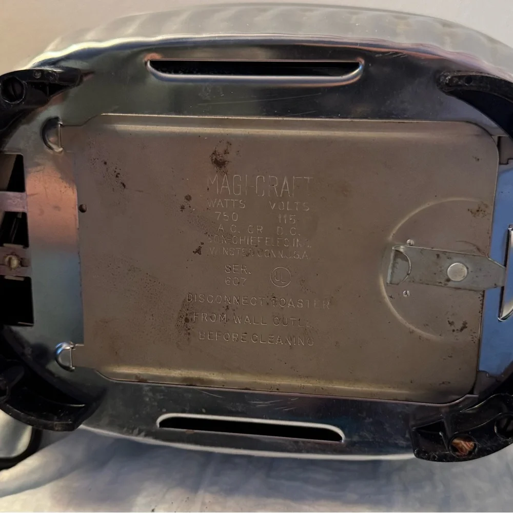 Vintage Chrome Toaster, Warming Tray, Brush & Bakelite ? Handles & Trim. 1950’s - Picture 8 of 12
